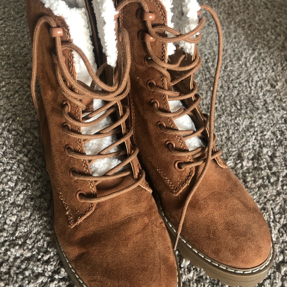 Universal Thread Boots - Picture 2 of 2